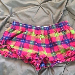 comfy hollister sleep shorts!